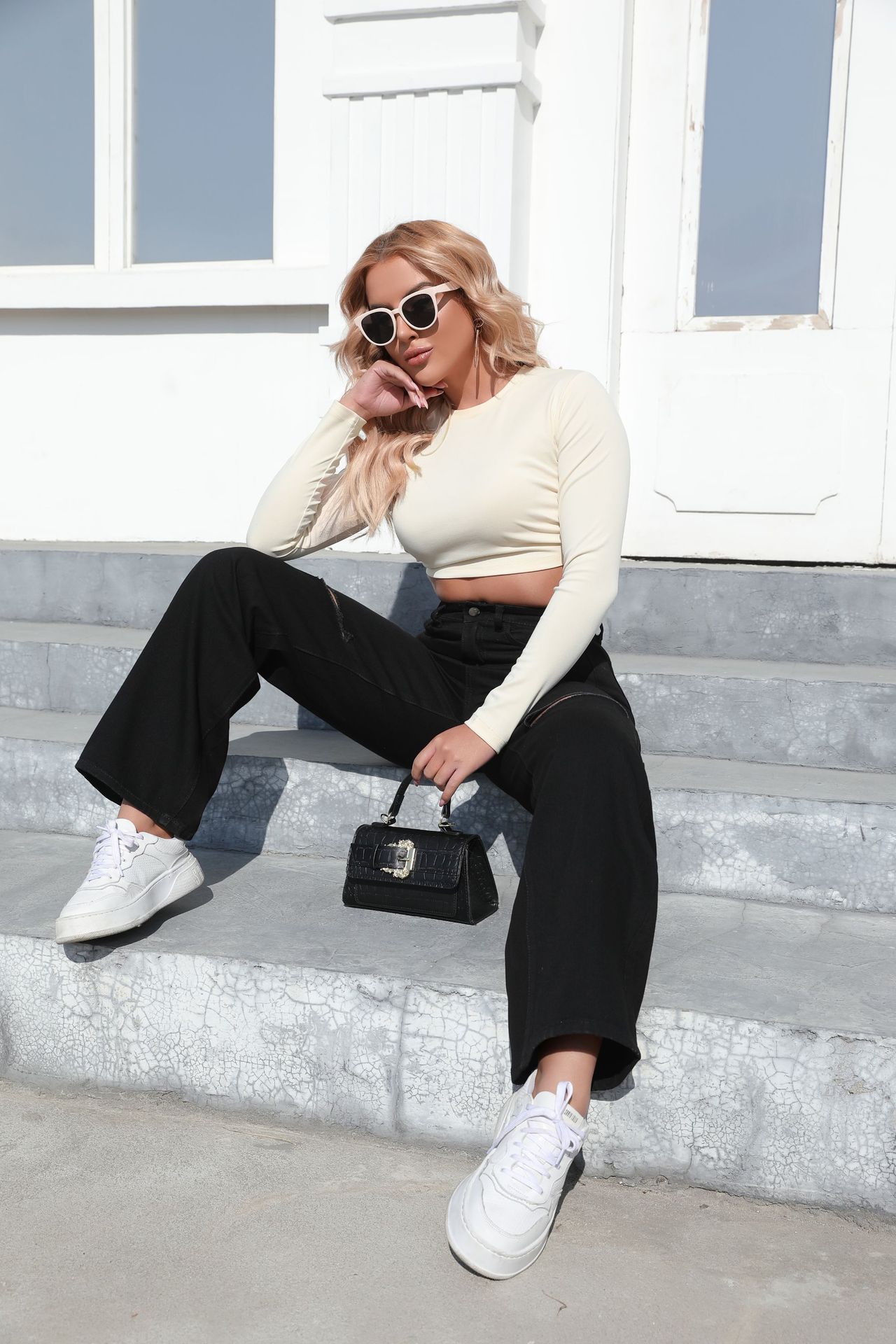 Elegant Ripped Wide-leg Jeans